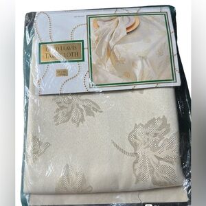 VINTAGE Dayton Hudson Oblong Tablecloth Gold Leaves 60” x 102” Spain
